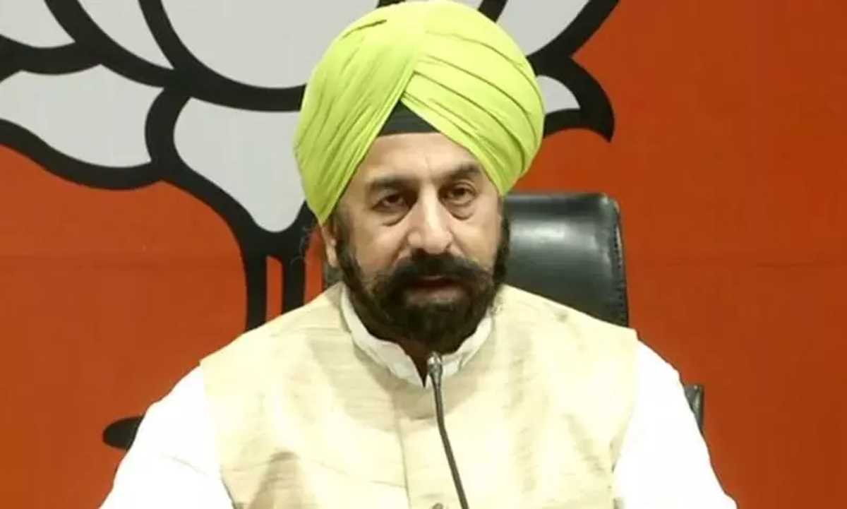 केजरीवाल सिर्फ पब्लिसिटी स्टंट करते हैं, बाबा साहेब के दिखाए रास्ते पर चलने की बात नहीं करते : आरपी सिंह केजरीवाल सिर्फ पब्लिसिटी स्टंट करते हैं, बाबा साहेब के दिखाए रास्ते पर चलने की बात नहीं करते : आरपी सिंह